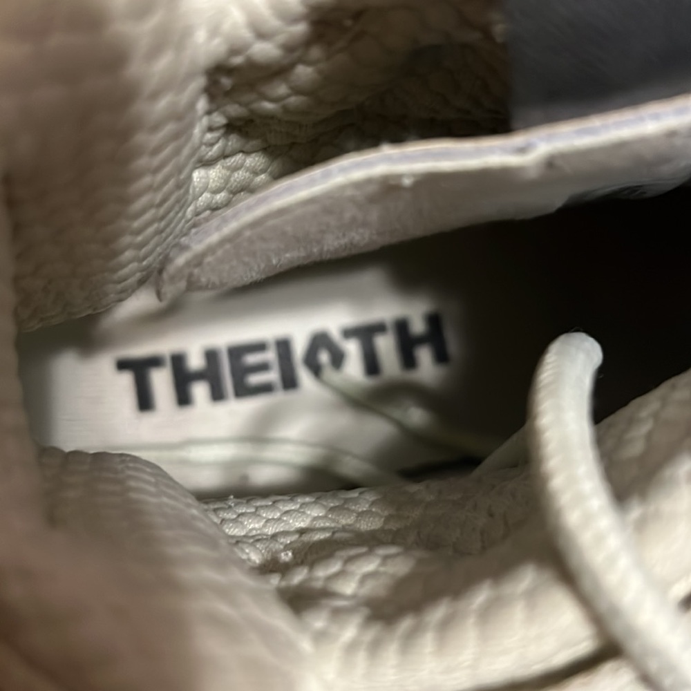 Shoes - Picture 5 of 7